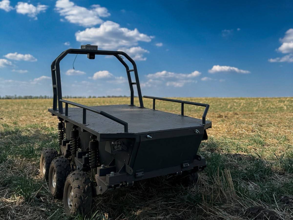 PORTER six-wheel UGV by Kodaky Dynamics in the field